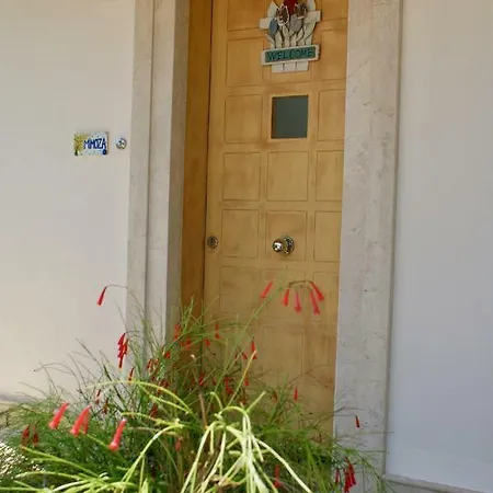 Mimosa, Lavanta, Villa